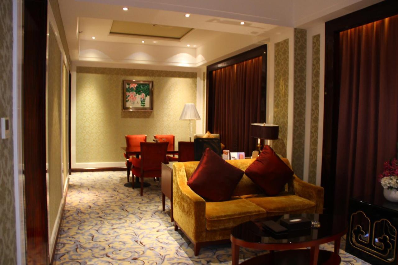 Wyndham Grand Plaza Royale Palace Chengdú Exterior foto
