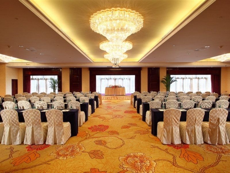 Wyndham Grand Plaza Royale Palace Chengdú Exterior foto