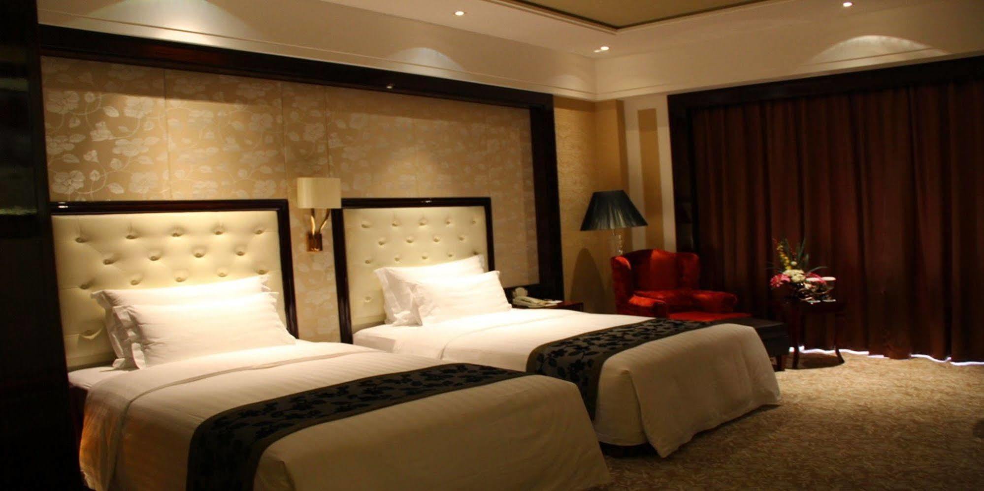 Wyndham Grand Plaza Royale Palace Chengdú Exterior foto