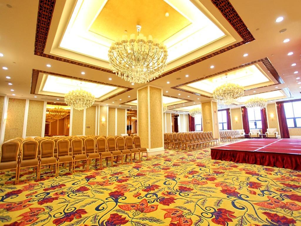 Wyndham Grand Plaza Royale Palace Chengdú Exterior foto